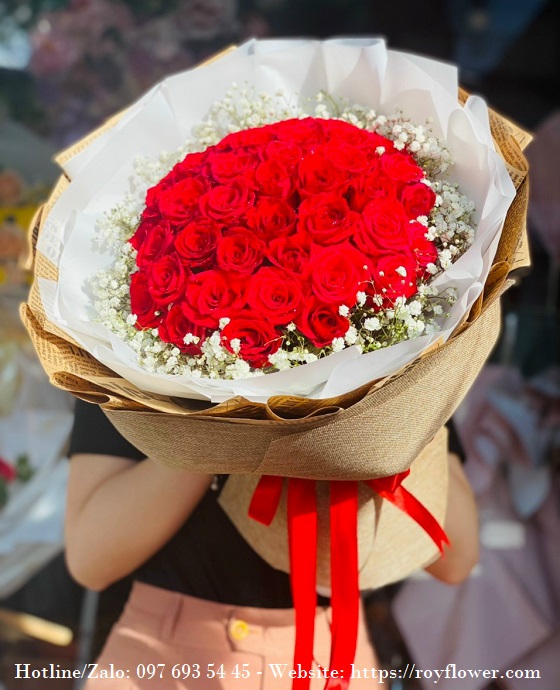 Giỏ hoa tươi tại Hoàn Kiếm - Mẫu hoa RFHN482 - Qủa Cầu Tình Yêu