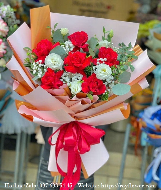 Vòng hoa sang trọng HCM - Mẫu hoa RFSG3468 - Rose