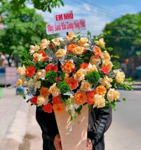 Đặt mua hoa 20-10 ship Hội An - Quảng Nam - Mẫu hoa RF4499 - Tôn Vinh Cái Đẹp