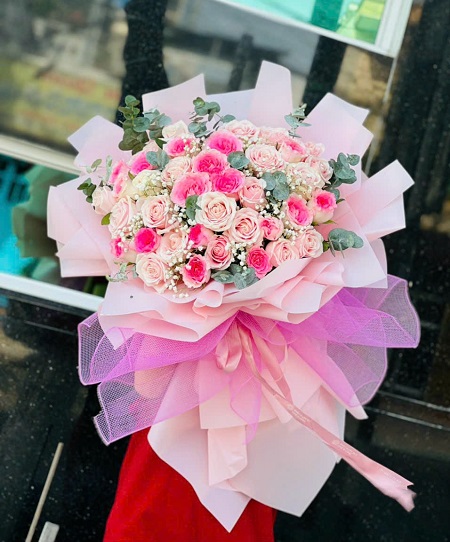 Đặt mua hoa 20-10 tại Vinh - Mẫu hoa RF4583 - Chúc Chị Em Luôn Rạng Ngời